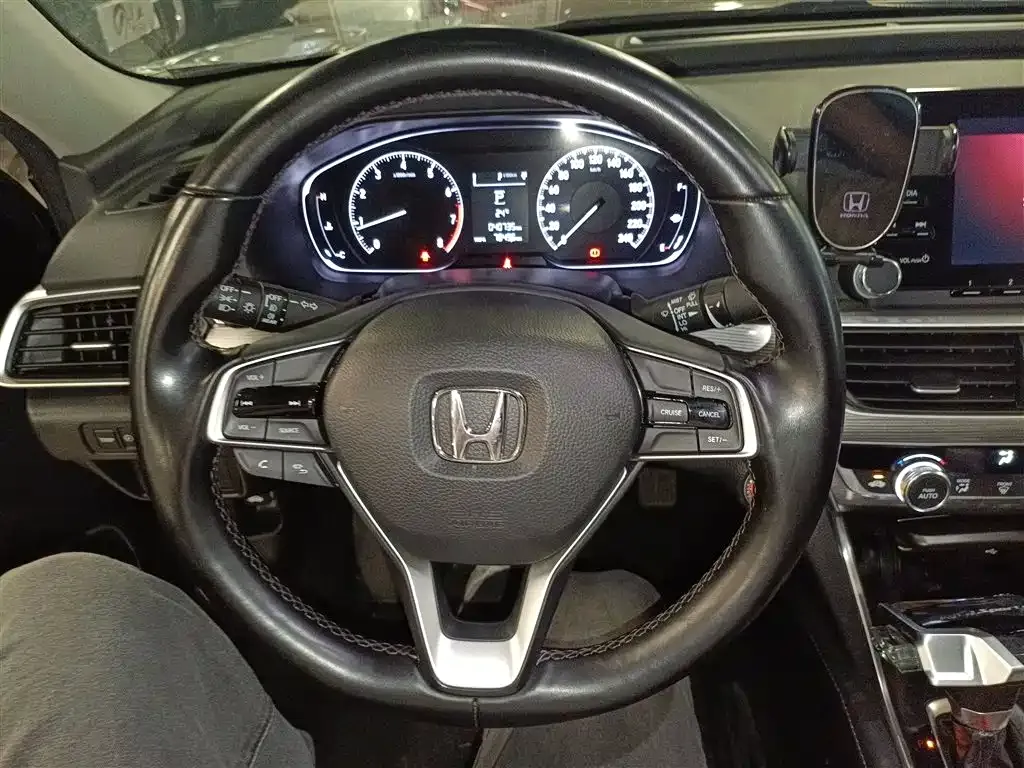 Honda Accord — фото 6