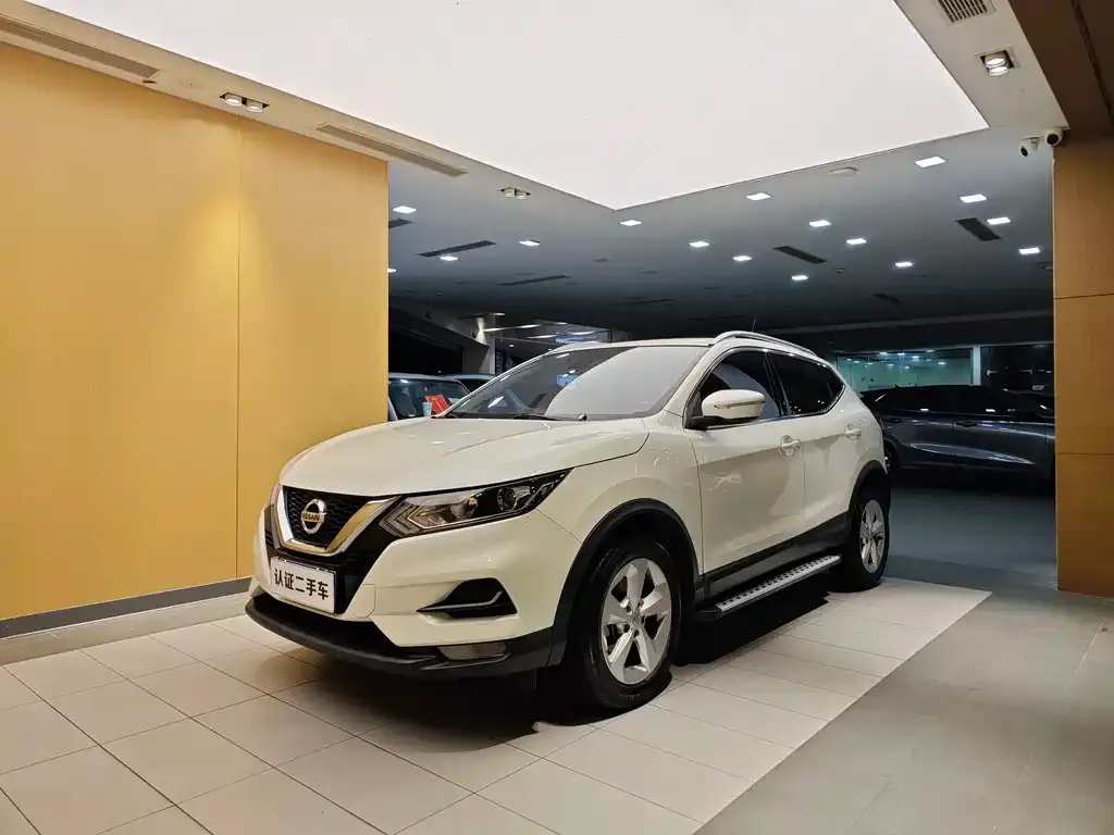 Nissan Qashqai — фото 1