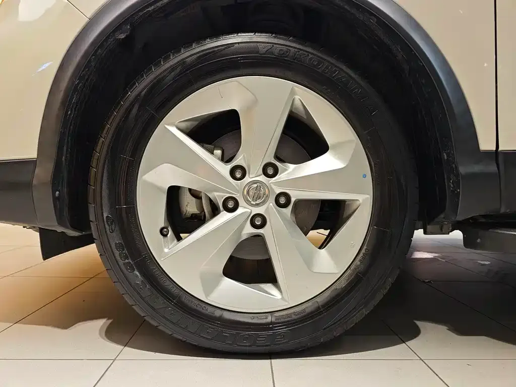 Nissan Qashqai — фото 10