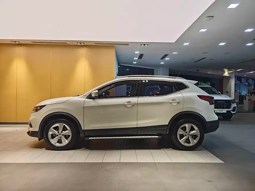 Nissan Qashqai — фото 2