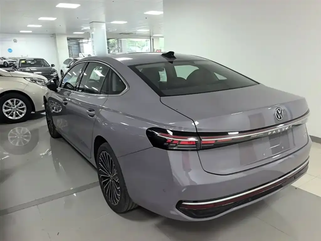 Volkswagen Passat — фото 9