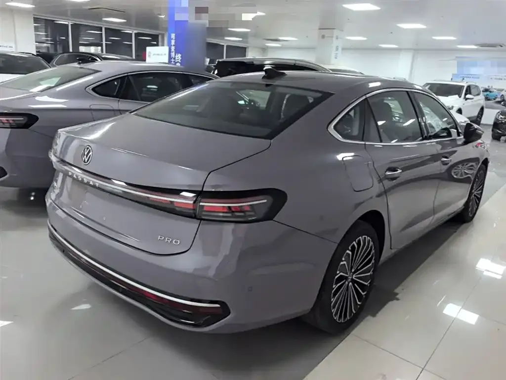 Volkswagen Passat — фото 5