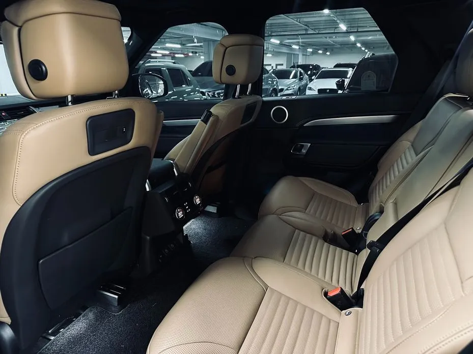 Land Rover Discovery 2024 из KR, фото 3