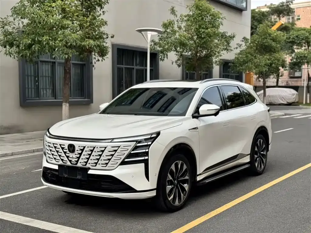 Changan CS75PLUS — фото 1