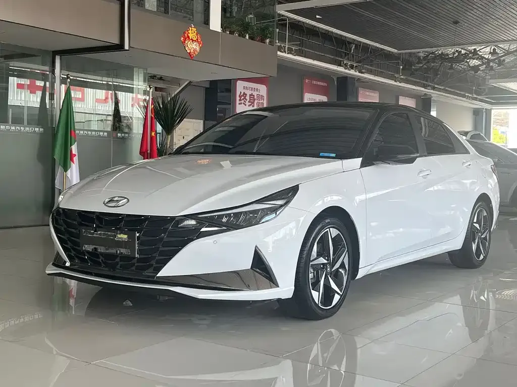 Hyundai Elantra 2022 из CN, фото 1