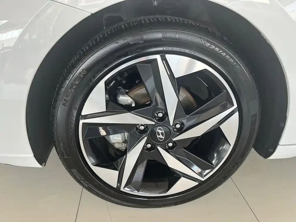Hyundai Elantra 2022 из CN, фото 3