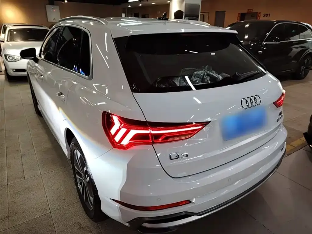 Audi Q3 — фото 9