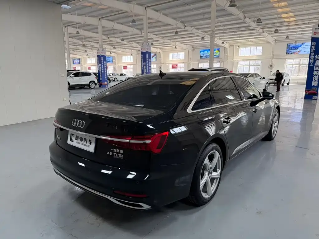 Audi A6L 2024 из CN, фото 10