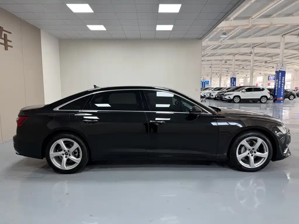 Audi A6L 2024 из CN, фото 4