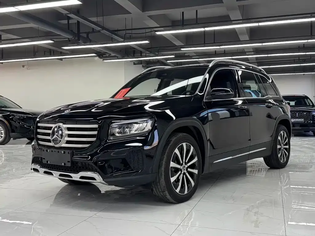 Mercedes-Benz GLB — фото 1