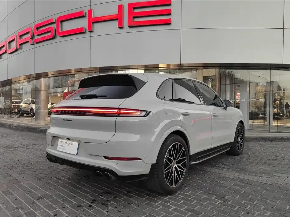 Porsche Cayenne — фото 10