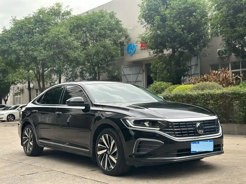 Volkswagen Passat 2023 из CN, фото 10