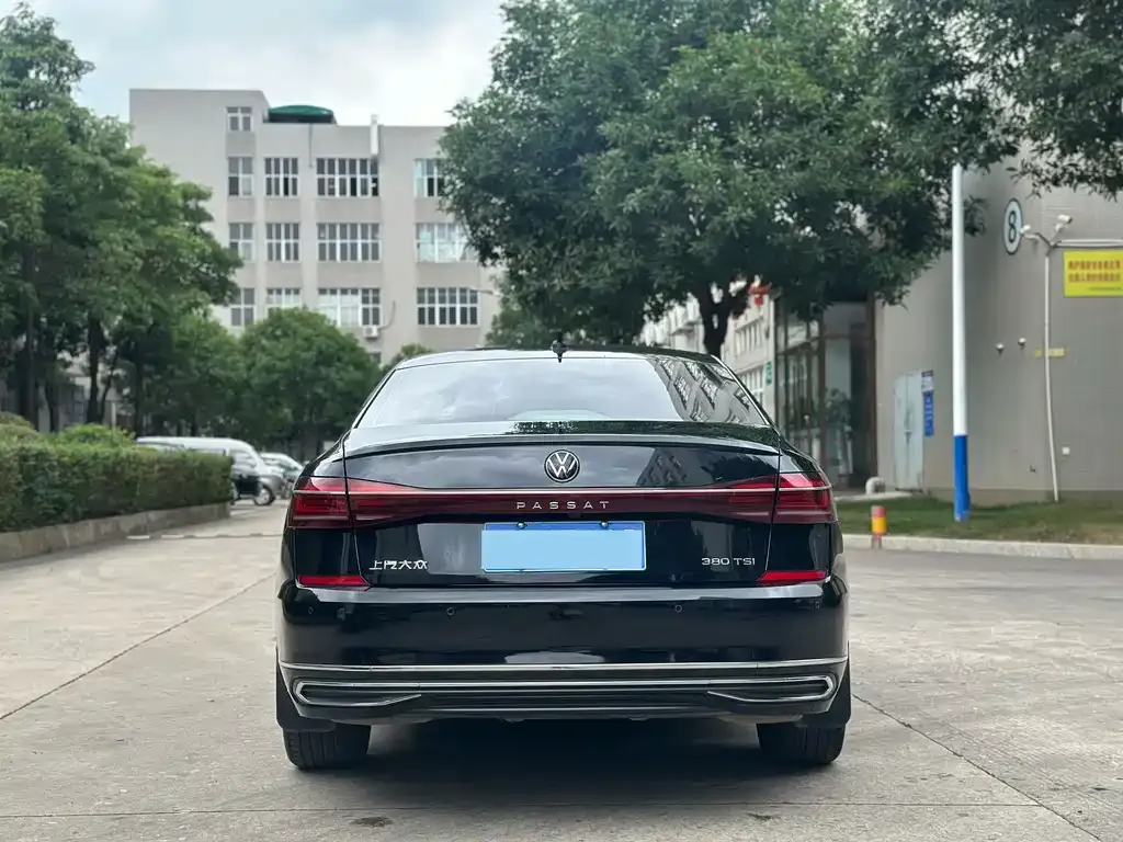 Volkswagen Passat 2023 из CN, фото 6