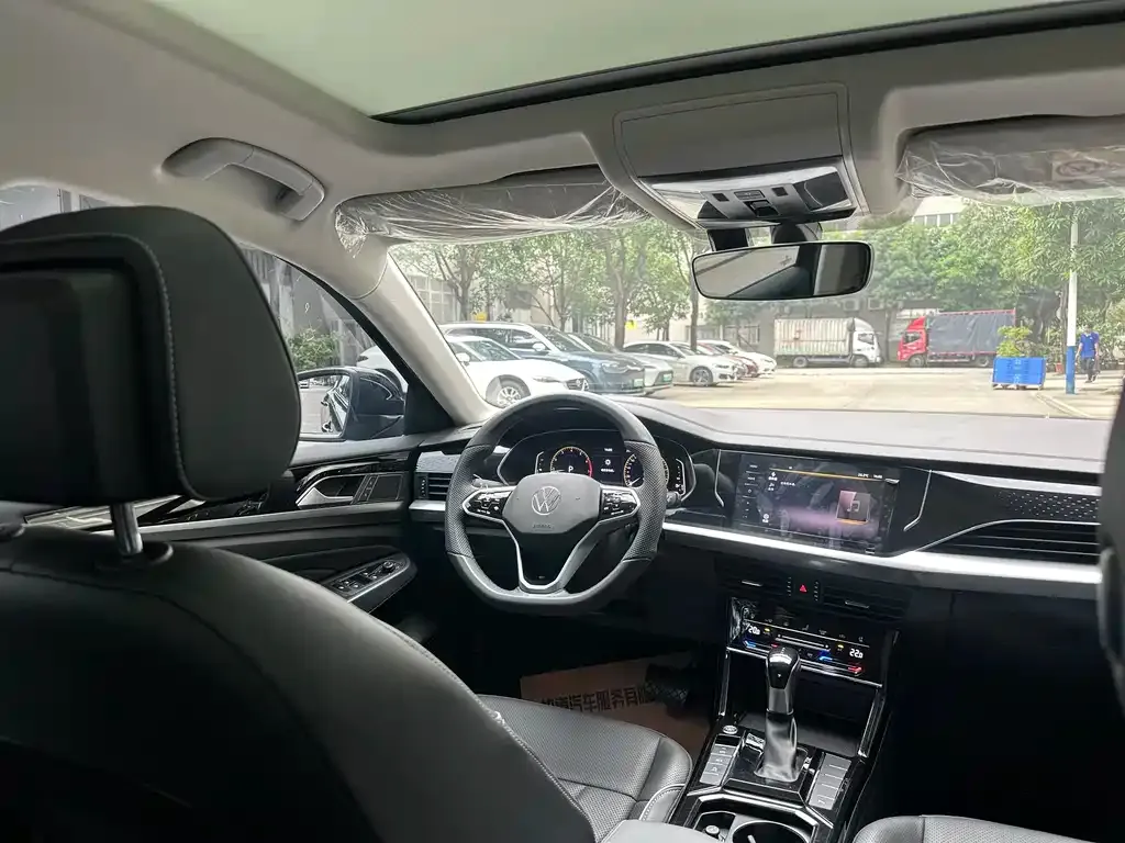 Volkswagen Passat 2023 из CN, фото 4
