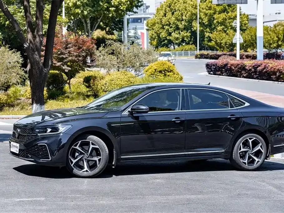 Volkswagen Passat — фото 9