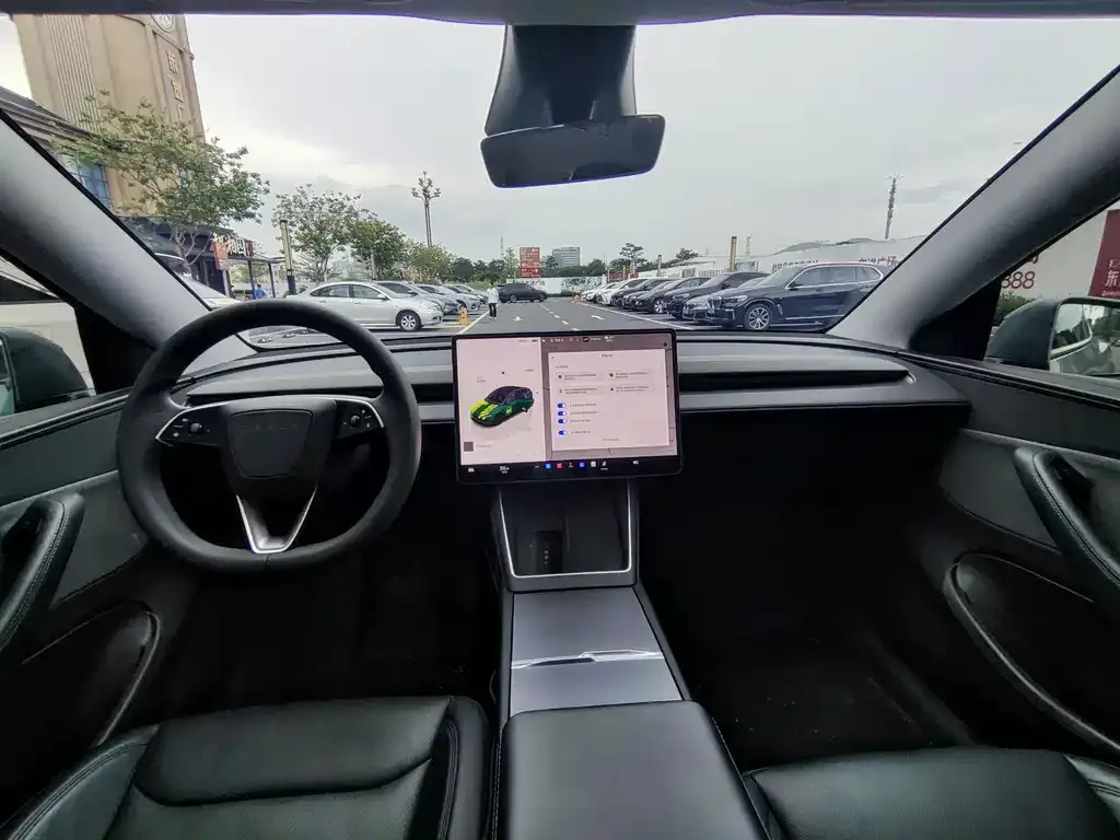 Tesla Model Y — фото 4