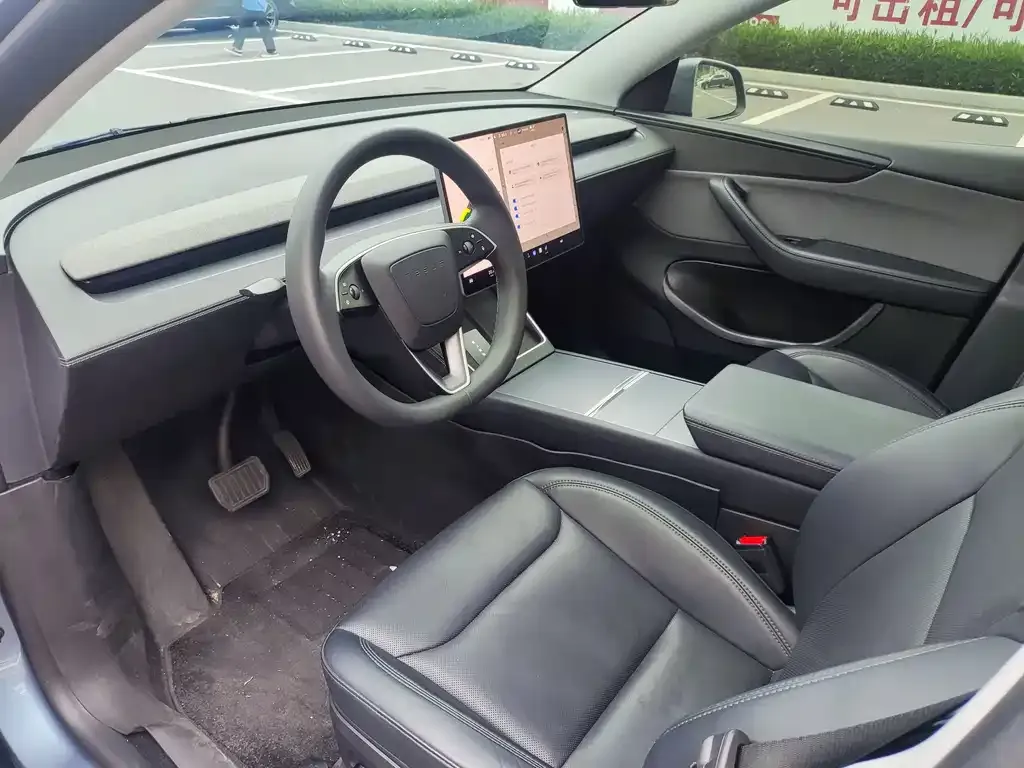 Tesla Model Y — фото 9