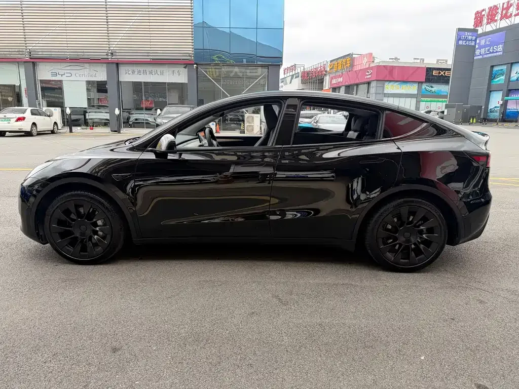 Tesla Model Y 2023 из CN, фото 9