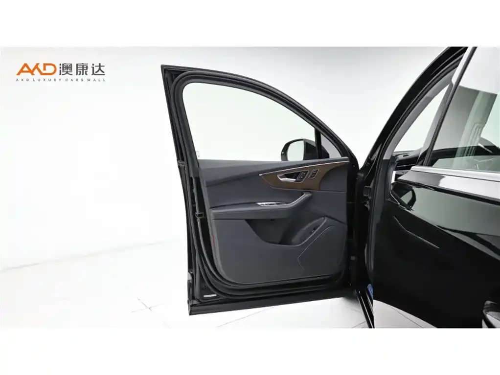 Audi Q7 2024 из CN, фото 6