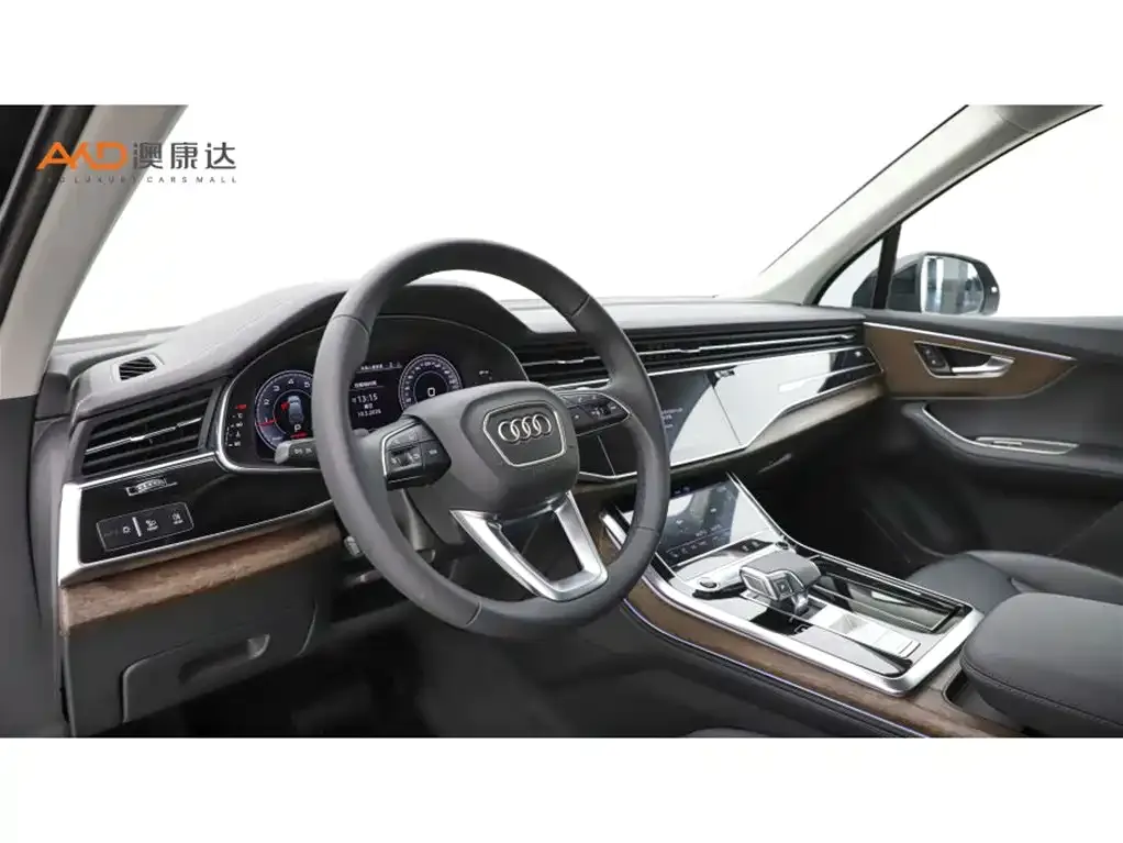 Audi Q7 2024 из CN, фото 2