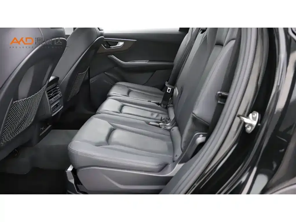 Audi Q7 2024 из CN, фото 4