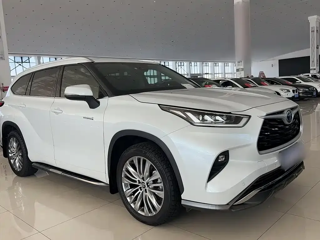 Toyota Highlander — фото 10