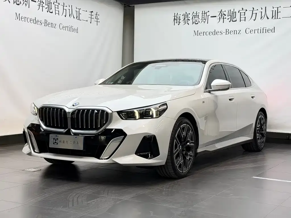 BMW 5 Series 2024 из CN, фото 1