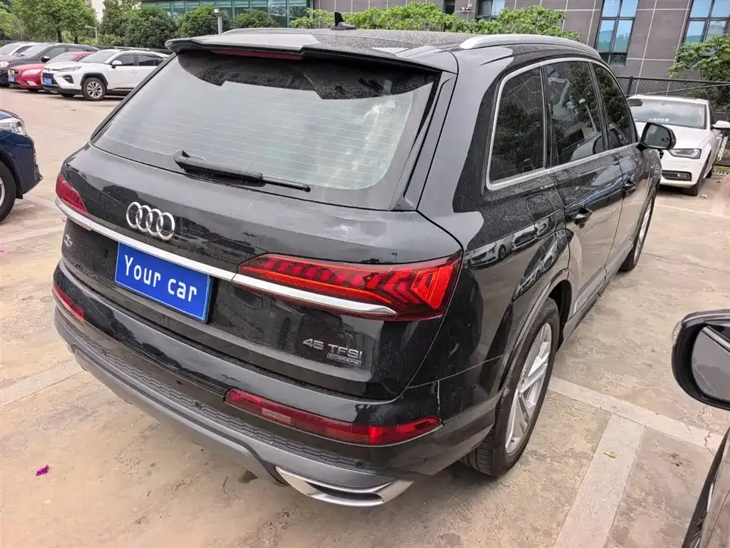 Audi Q7 — фото 3