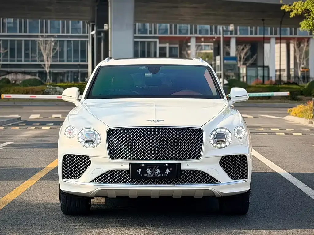 Bentley Bentayga 2023 из CN, фото 6