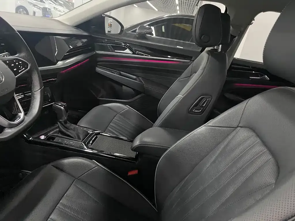 Volkswagen Passat 2022 из CN, фото 3