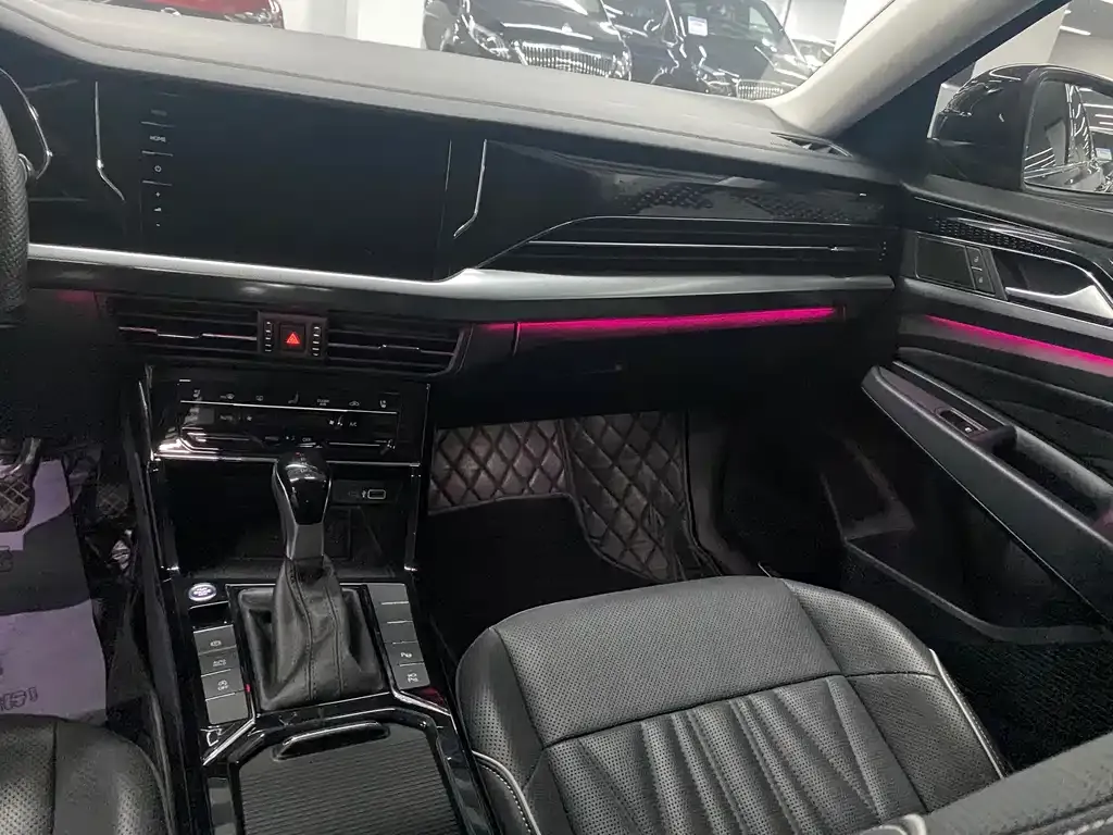 Volkswagen Passat 2022 из CN, фото 10