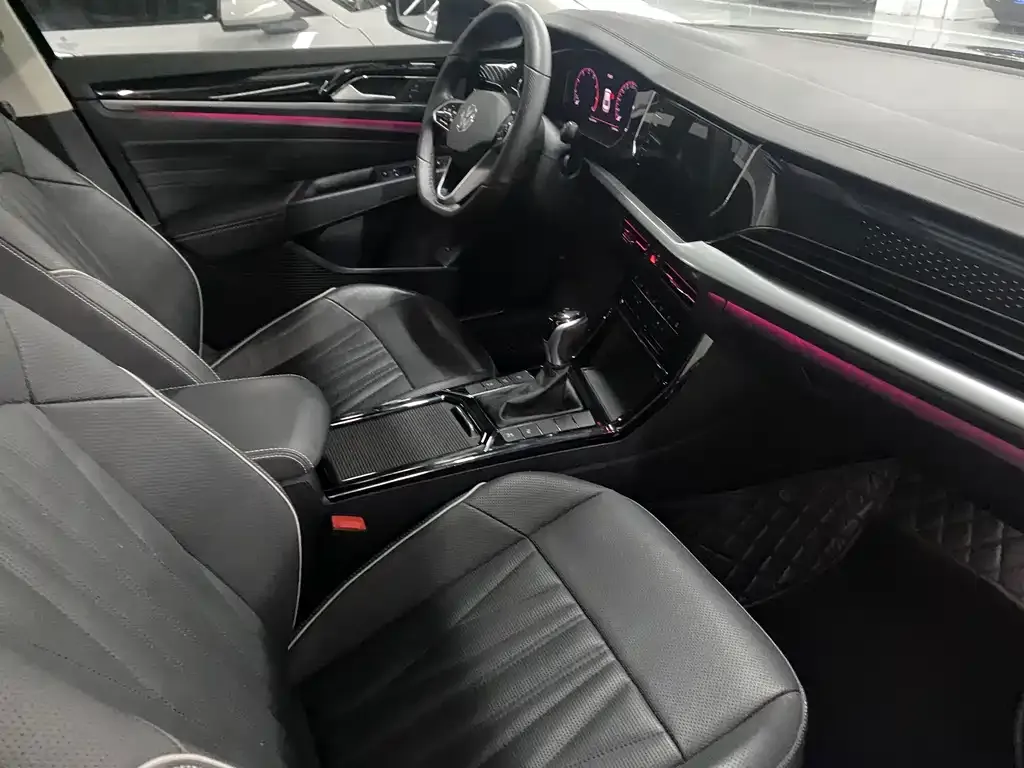 Volkswagen Passat 2022 из CN, фото 2