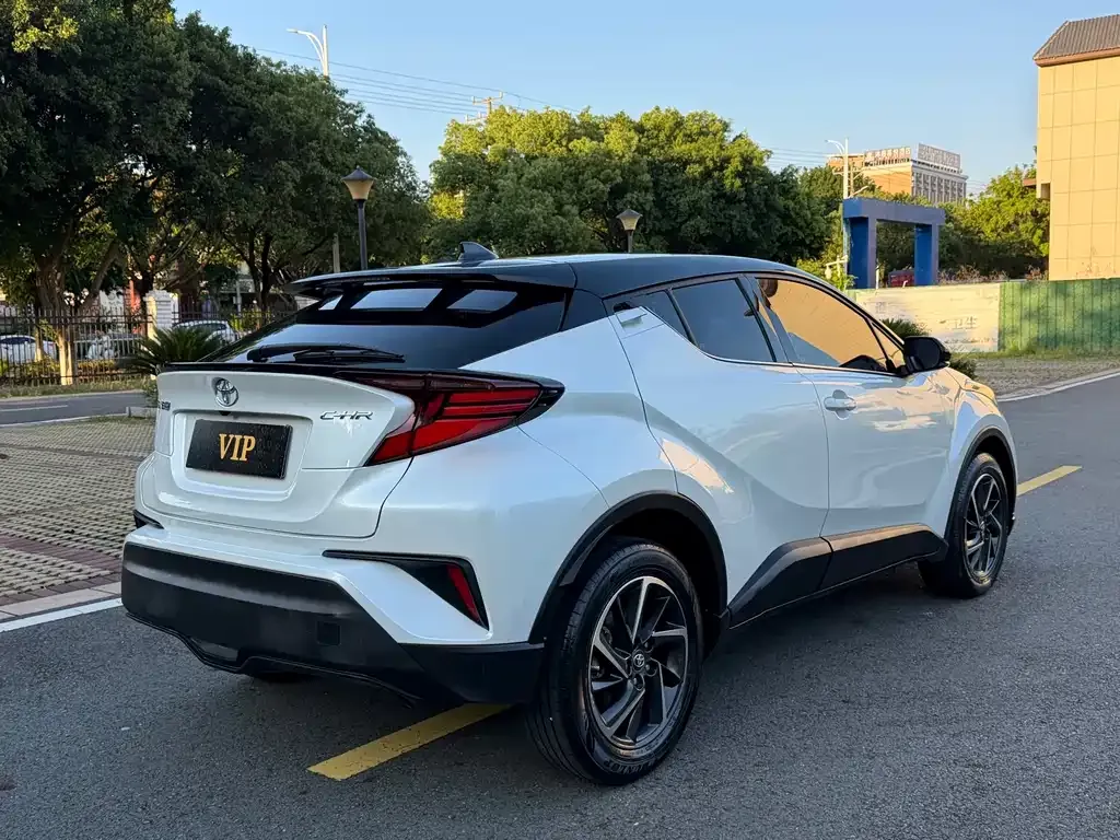 Toyota C-HR — фото 5