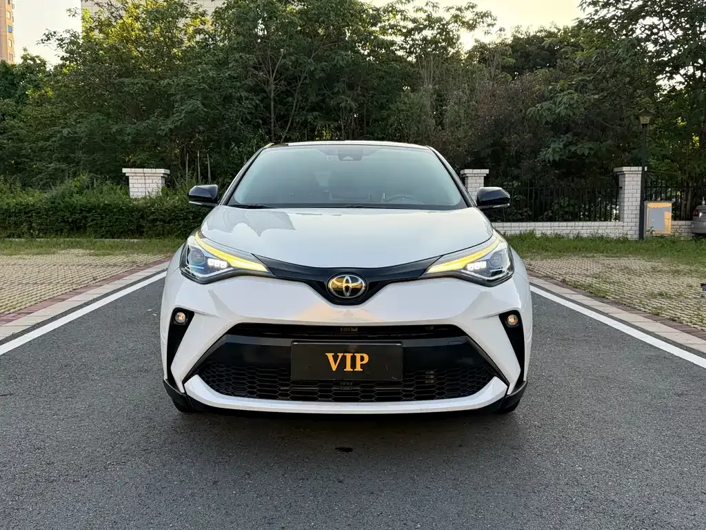 Toyota C-HR — фото 9