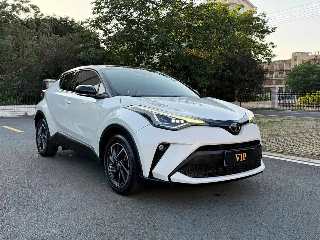 Toyota C-HR — фото 10
