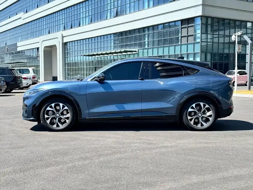 Ford Mustang Mach-E 2023 из CN, фото 4
