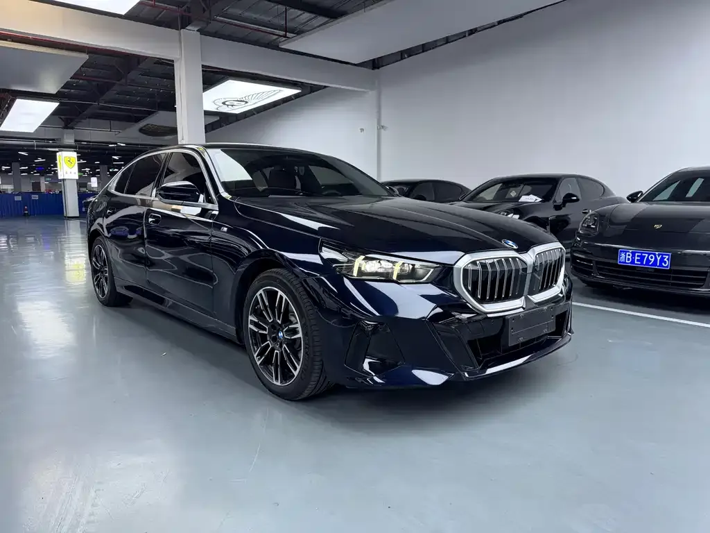 BMW 5 Series — фото 2