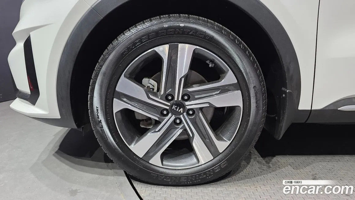 Kia Sorento — фото 7