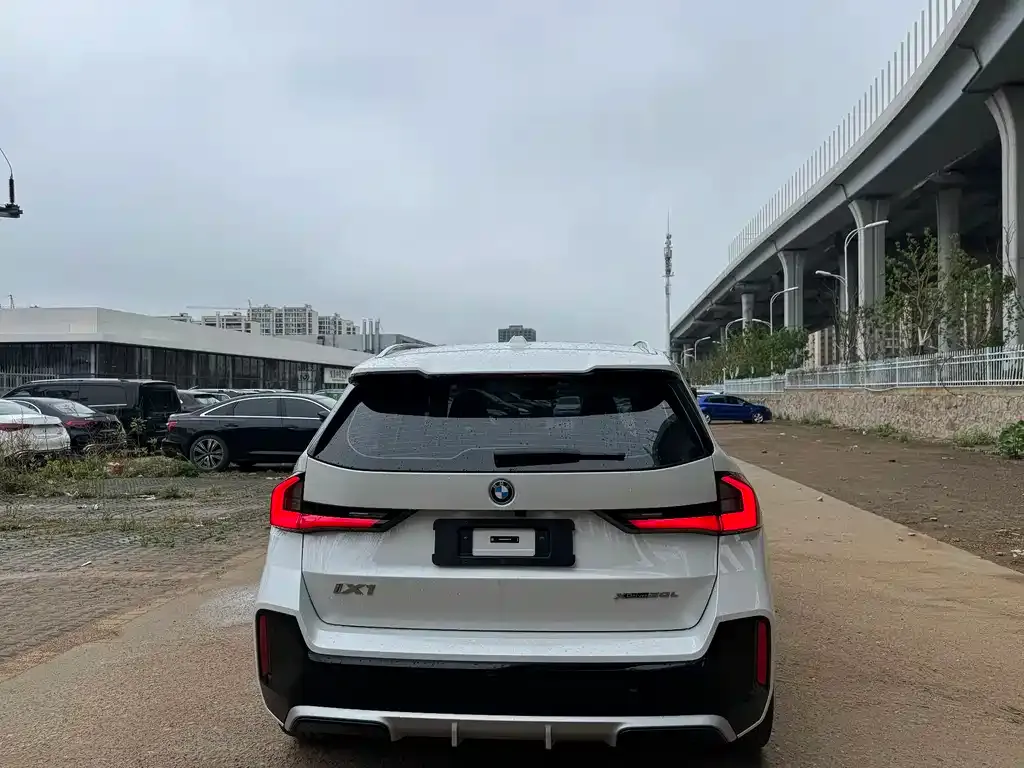 BMW iX1 2024 из CN, фото 3