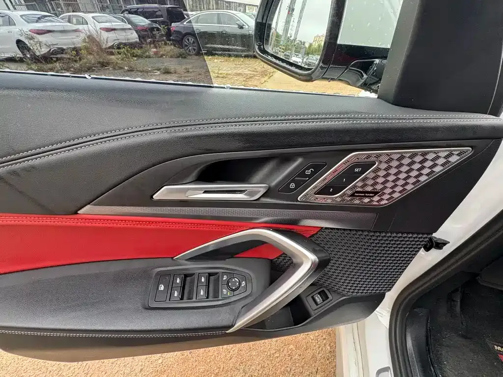 BMW iX1 2024 из CN, фото 6