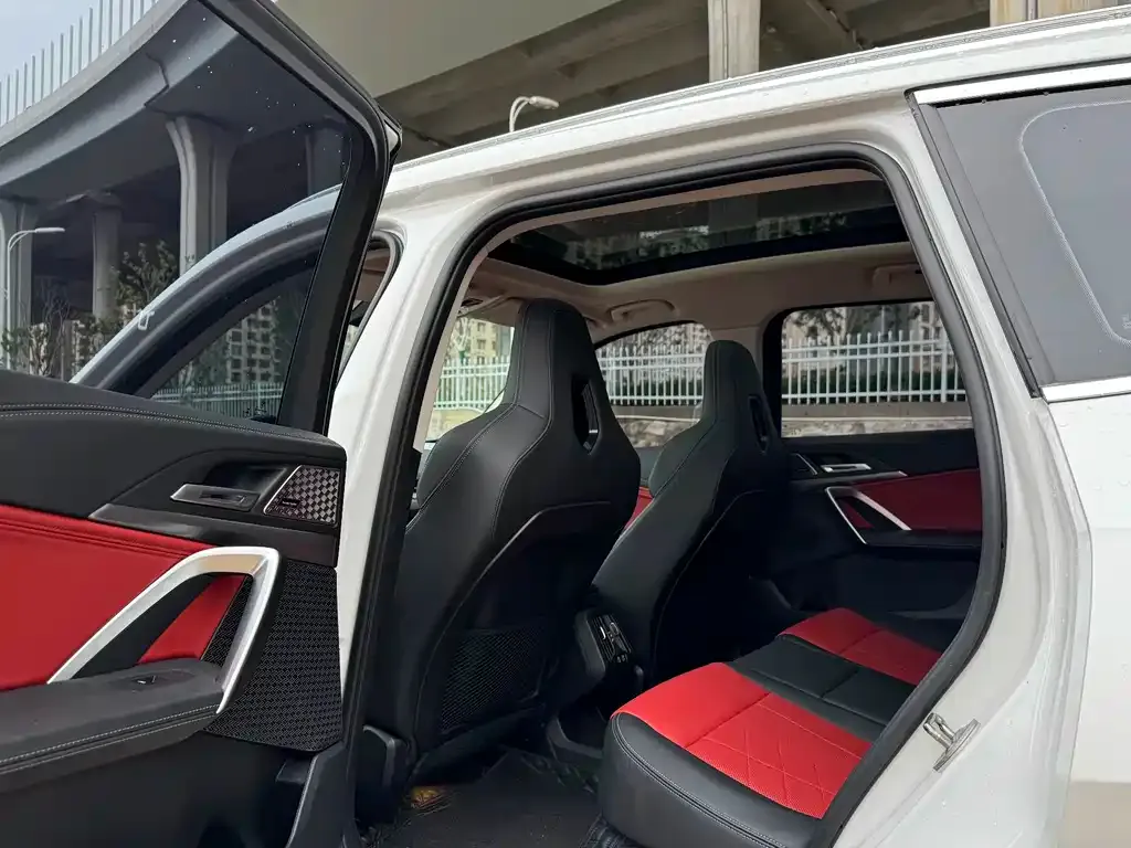 BMW iX1 2024 из CN, фото 9