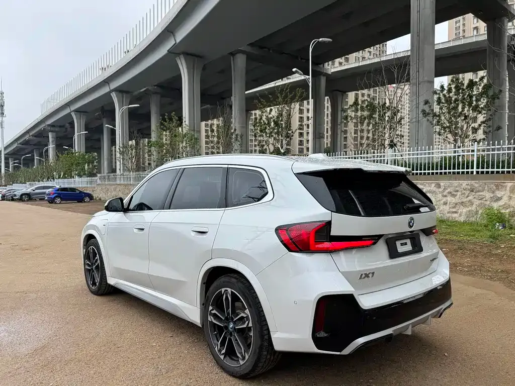 BMW iX1 2024 из CN, фото 10