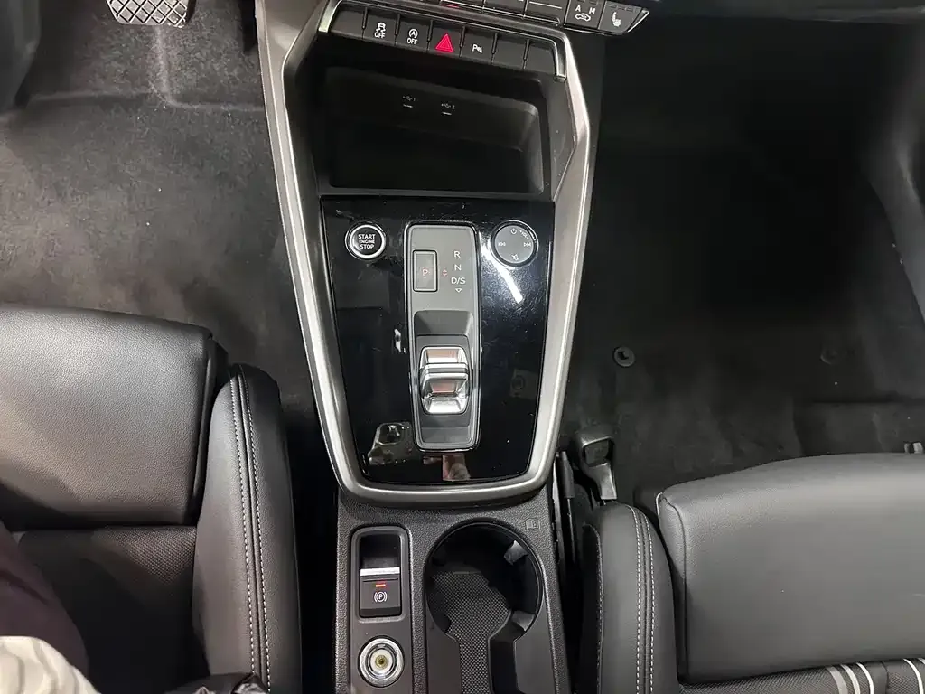 Audi A3 2023 из CN, фото 10