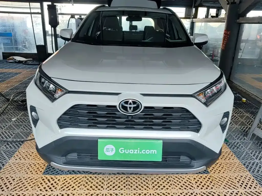Toyota RAV4 — фото 6