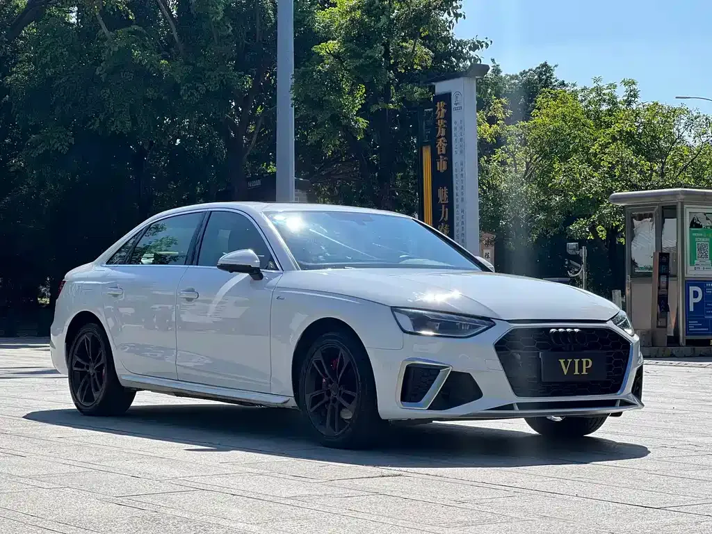 Audi A4L 2022 из CN, фото 9
