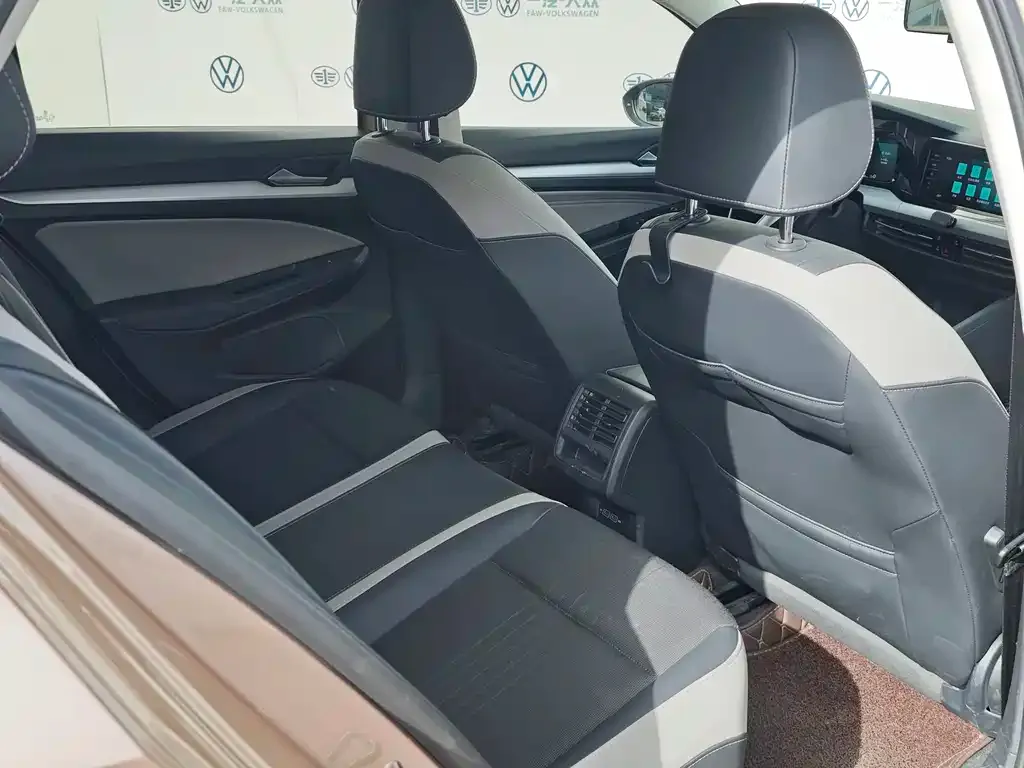 Volkswagen Golf 2021 из CN, фото 3