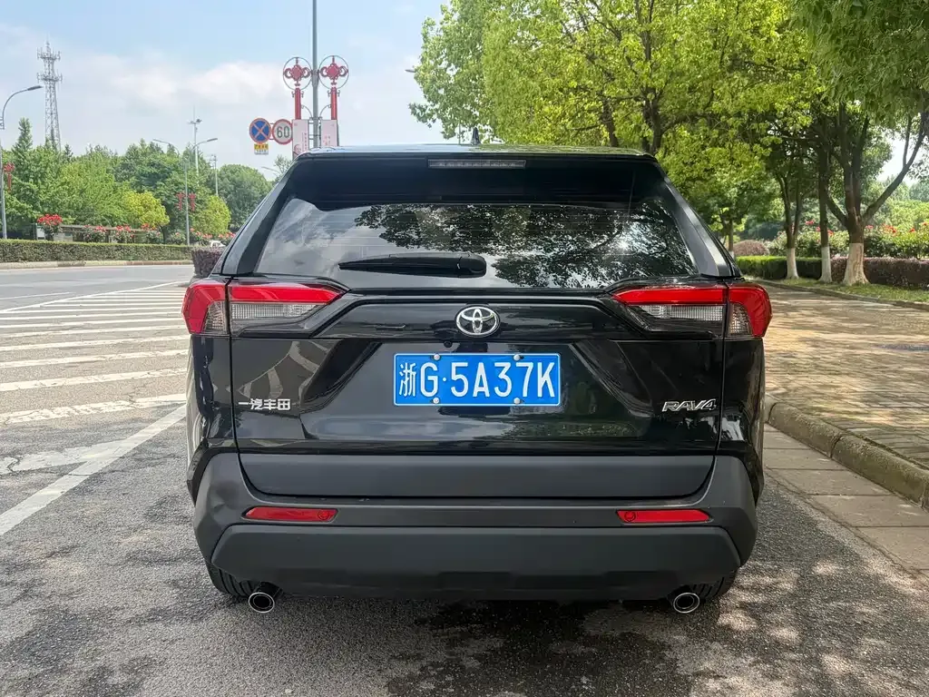 Toyota RAV4 2023 из CN, фото 9