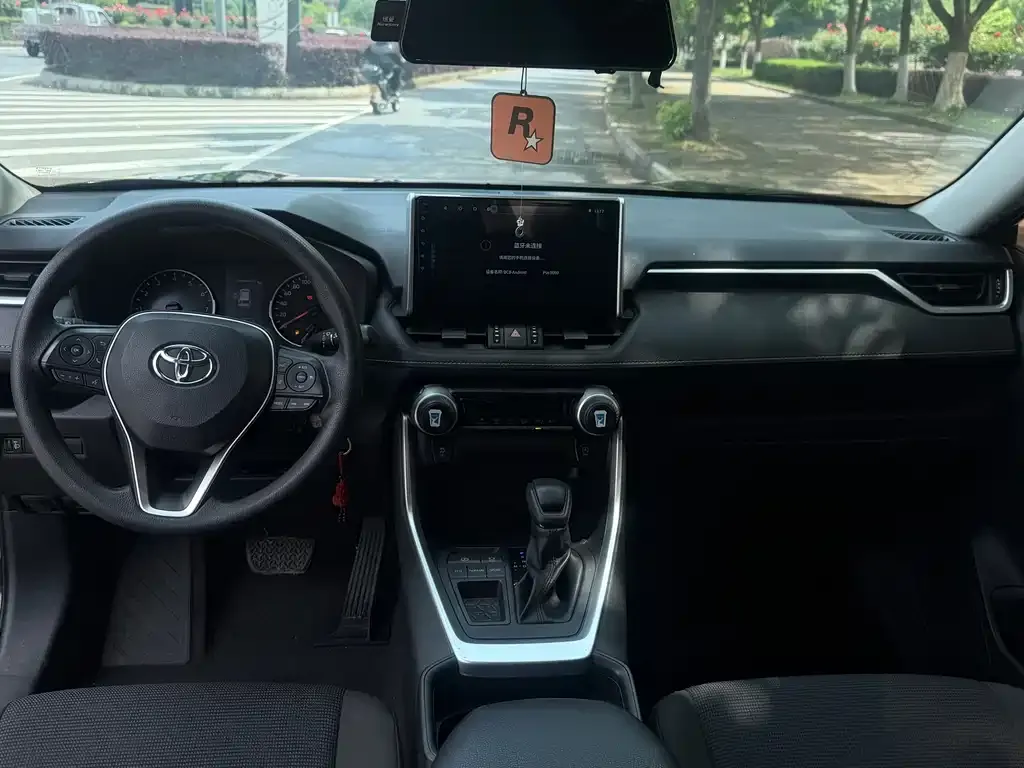 Toyota RAV4 2023 из CN, фото 3