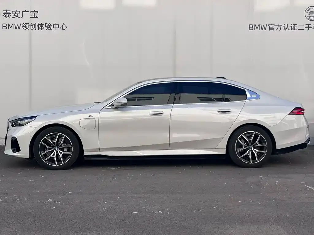 BMW i5 2024 из CN, фото 3