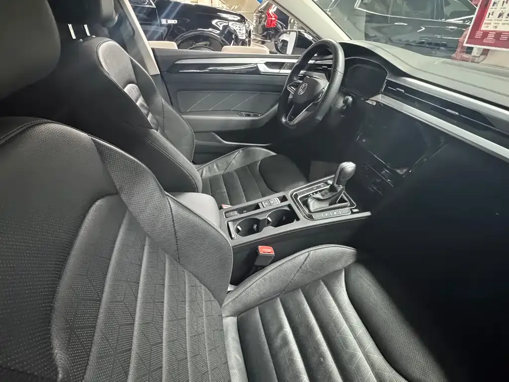 Volkswagen CC 2023 из CN, фото 8